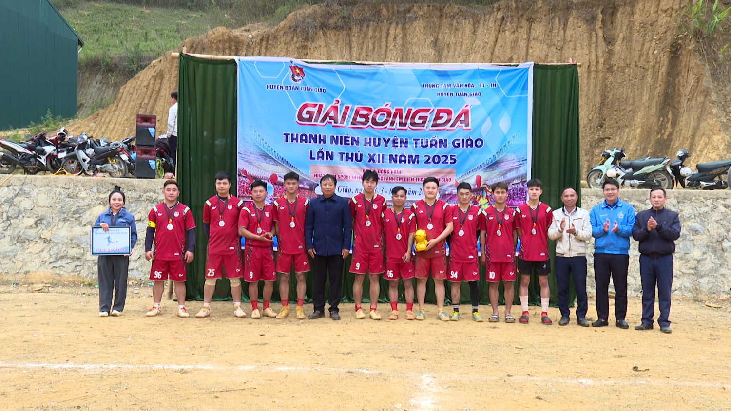 ĐỘI BÓNG ĐẠT GIẢI NHÌ FC MƯỜNG THÍN NÀ SÁY