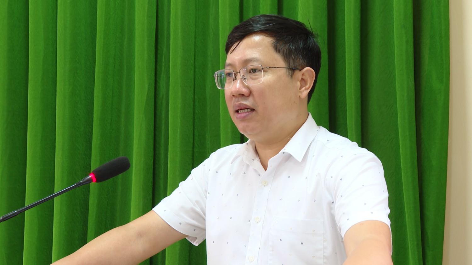 Ông Đỗ Văn Sơn Huyện uỷ viên, Trưởng Phòng Giáo dục và Đào tạo huyện Tuần Giáo Đại diện các đơn vị thụ hưởng phát biểu cảm ơn