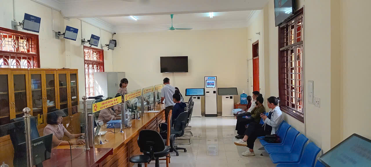 Trung tâm hành chính công xã Tuần Giáo phục phụ công dân, tổ chức đến giải quyết TTHC ngay từ 01-7-2025 tận tâm